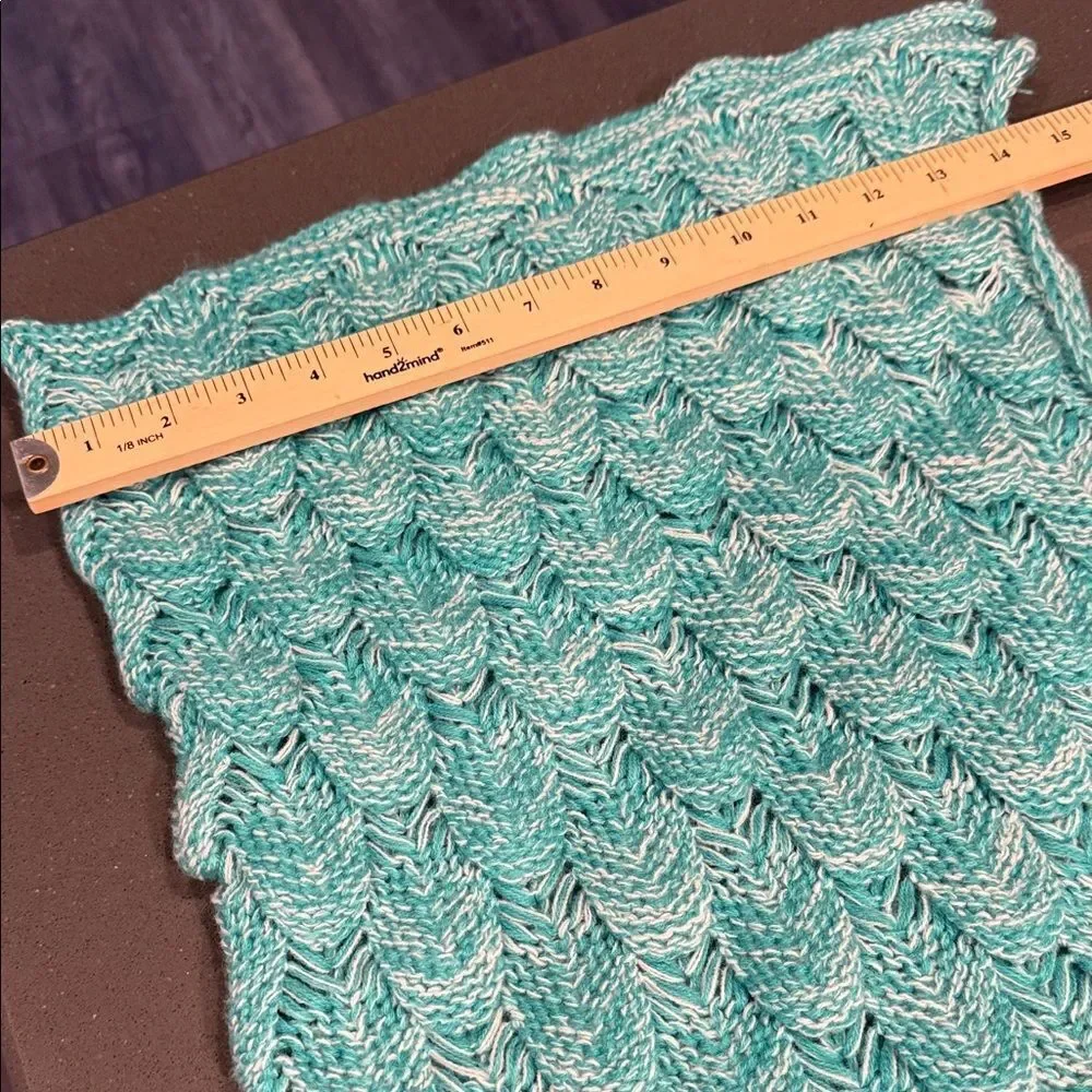 Homie Turquoise Mermaid Tail Blanket NWOT